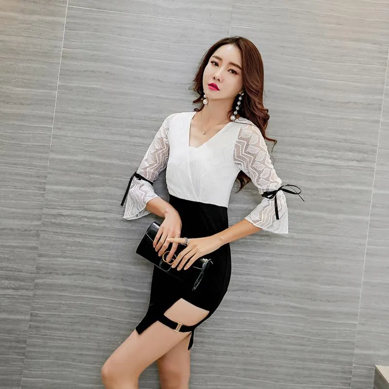 Hip-Hugging Patchwork Lace Low-Cut Hollowed-Out V-Neck Dress